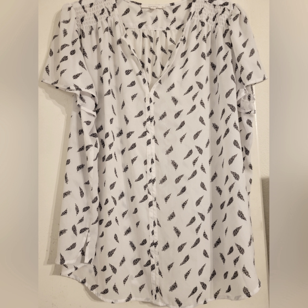 White blouse with black leaves, SZ 2X